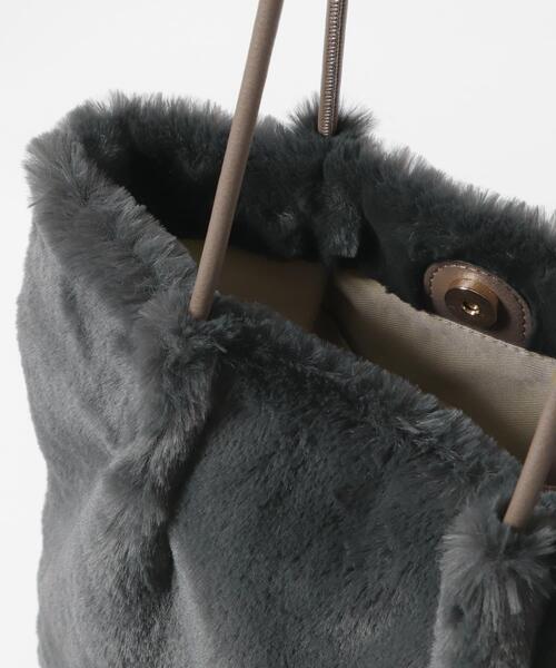 RODE SKO（ロデスコ）の「タッセル付フラッフィトートバッグ（トートバッグ・レディース・グレー/グリーン/ベージュ・ONE）」の8枚目の写真