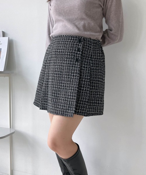 AS KNOW AS plus（アズノゥアズプラス）の「◇ボタンとプリーツミニ