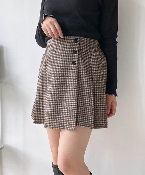 AS KNOW AS plus（アズノゥアズプラス）の「◇ボタンとプリーツミニスカート 　セットアップ可能（スカート・レディース・ブラック系/グレー系/ベージュ系・FREE）」の3枚目の写真