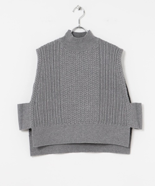 ITEMS URBANRESEARCH（アイテムズ アーバンリサーチ）の「ケーブルニットベスト（ベスト・レディース・グレー/モカ/ネイビー・FREE）」の13枚目の写真