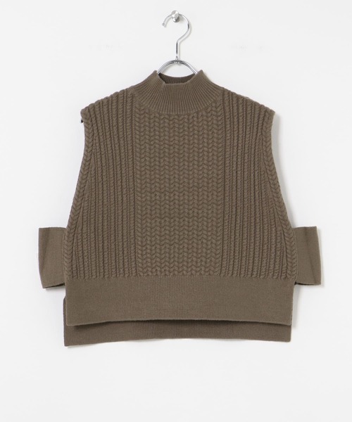 ITEMS URBANRESEARCH（アイテムズ アーバンリサーチ）の「ケーブルニットベスト（ベスト・レディース・グレー/モカ/ネイビー・FREE）」の15枚目の写真