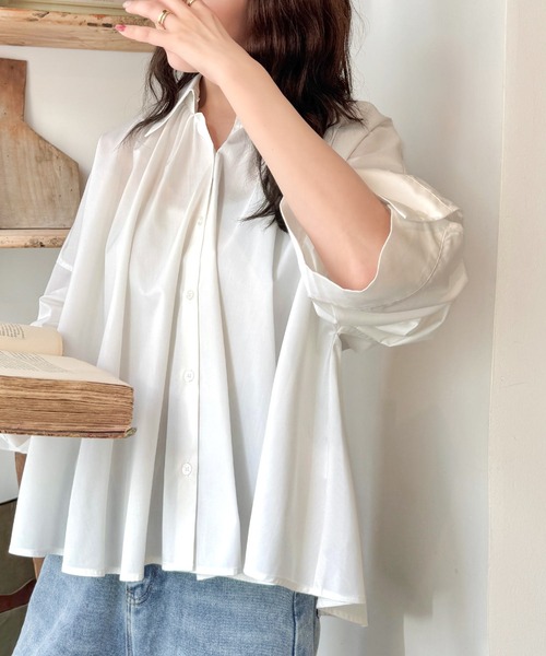 classicalelf（クラシカルエルフ）の「トレンドライクのゆるく上品なシルエット♪アコーディオンフレアシャツ(長袖)（シャツ/ブラウス・レディース・オフホワイト/チャコールグレー/ブルー・X-LARGE/SMALL/MEDIUM/LARGE）」の4枚目の写真