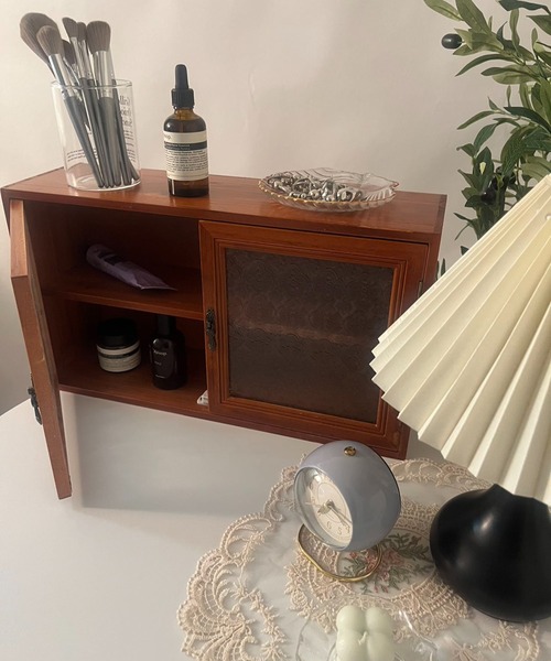 アンティークガラスダブルオープンキャビネット（収納グッズ）｜Made