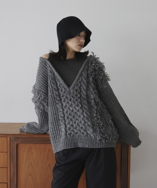 FIDRA 防風切り替え　ニットセーター　L 編地切り替え レイヤード風Vネックニット（ニット/セーター