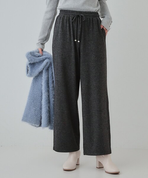 SHOO・LA・RUE（シューラルー）の「【あったか】やわらかい風合いが魅力 裏起毛イージーパンツ（その他パンツ・レディース・チャコールグレー/グリーン/スミクロ・01/02/03/04）」の2枚目の写真