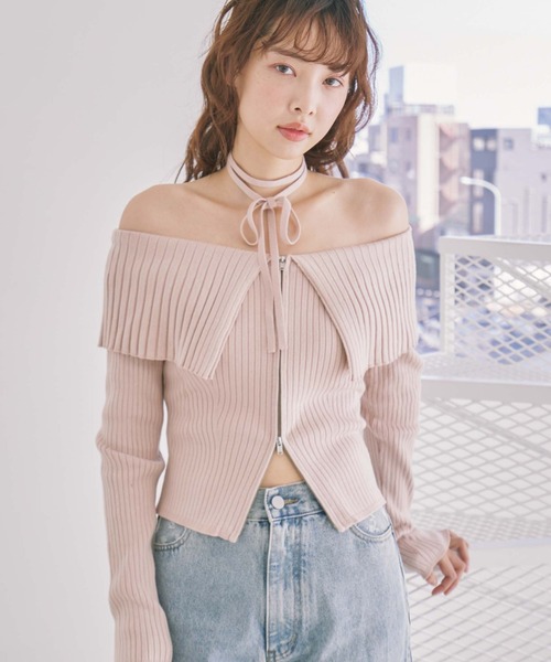 archives（アルシーヴ）の「オーバーカラーチョーカーオフショルニット（ニット/セーター・レディース・アイボリー/ブラック/グレー/ブルー/ピンク・MEDIUM）」の5枚目の写真