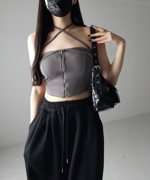 me+em select(ミームセレクト)の「【 カップ付 】ジップアップクロスストラップリボンベアトップス / zip up cross strap ribbon bare tops(キャミソール・レディース・グレー/ホワイト/ブラック・FREE)」の9枚目の写真