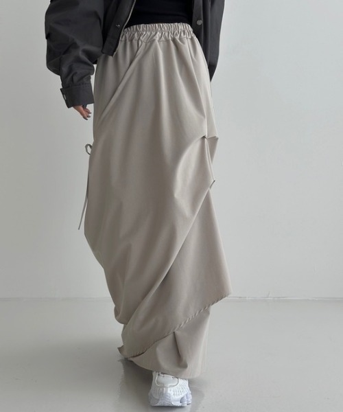 ROOPTOKYO(ループトウキョウ)の「Tucked Design Side Ribbon Gather Long Skirt / タックデザイン サイドリボンギャザー ロングスカート(スカート・レディース・グレー/ブラック/チャコールグレー/ベージュ・FREE)」の12枚目の写真