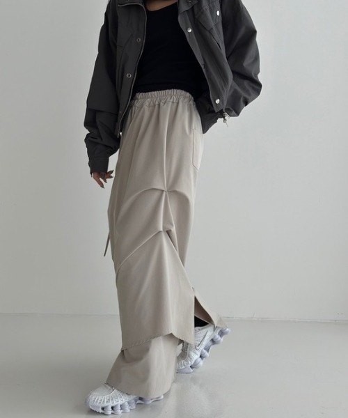 ROOPTOKYO(ループトウキョウ)の「Tucked Design Side Ribbon Gather Long Skirt / タックデザイン サイドリボンギャザー ロングスカート(スカート・レディース・グレー/ブラック/チャコールグレー/ベージュ・FREE)」の15枚目の写真