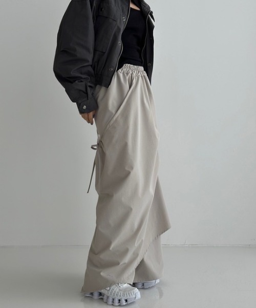 ROOPTOKYO(ループトウキョウ)の「Tucked Design Side Ribbon Gather Long Skirt / タックデザイン サイドリボンギャザー ロングスカート(スカート・レディース・グレー/ブラック/チャコールグレー/ベージュ・FREE)」の14枚目の写真