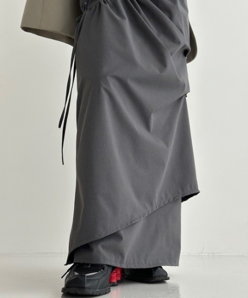 ROOPTOKYO(ループトウキョウ)の「Tucked Design Side Ribbon Gather Long Skirt / タックデザイン サイドリボンギャザー ロングスカート(スカート・レディース・グレー/ブラック/チャコールグレー/ベージュ・FREE)」の16枚目の写真
