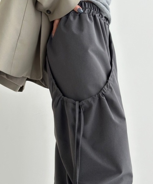 ROOPTOKYO(ループトウキョウ)の「Tucked Design Side Ribbon Gather Long Skirt / タックデザイン サイドリボンギャザー ロングスカート(スカート・レディース・グレー/ブラック/チャコールグレー/ベージュ・FREE)」の11枚目の写真