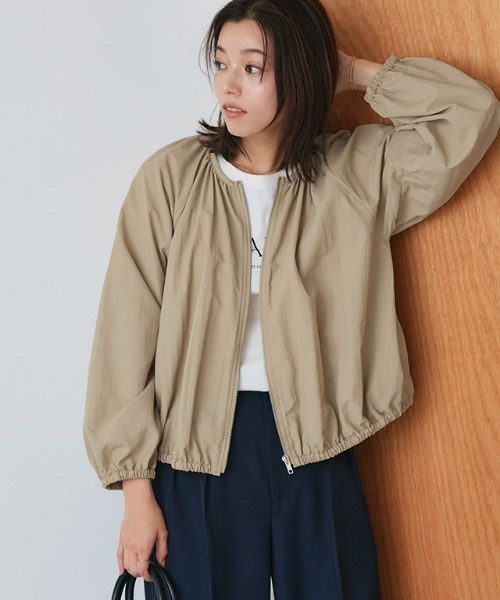 Pierrot（ピエロ）の「撥水・UVカットノーカラーギャザーブルゾン（ブルゾン・レディース・アイボリー/ベージュ/ネイビー/グレー系その他・L/M）」の20枚目の写真