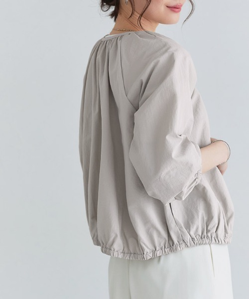 Pierrot（ピエロ）の「撥水・UVカットノーカラーギャザーブルゾン（ブルゾン・レディース・アイボリー/ベージュ/ネイビー/グレー系その他・L/M）」の13枚目の写真