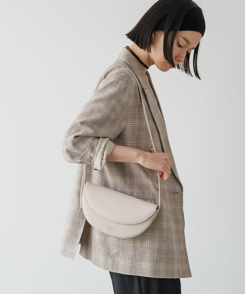 russet（ラシット）の「レザーハーフムーンミニショルダーバッグ(CE