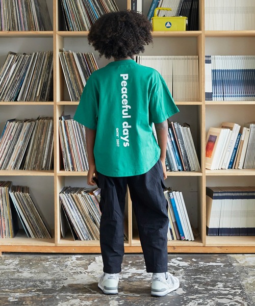 GENERATOR(ジェネレーター)の「GENERATOR/ジェネレーター PEACE Tシャツ(Tシャツ/カットソー・キッズ・チャコールグレー/グリーン/ホワイト・M/L/XL)」の13枚目の写真
