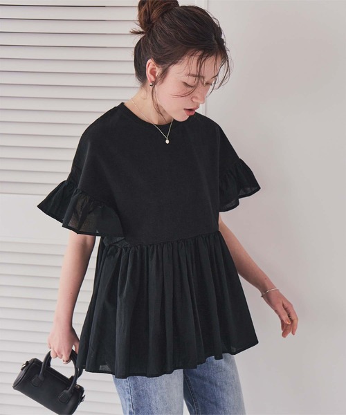 titivate(ティティベイト)の「ギャザーペプラムドッキングトップス(Tシャツ/カットソー・レディース・オフホワイト/ブラック/ライトグリーン/チャコール・S/M)」の2枚目の写真