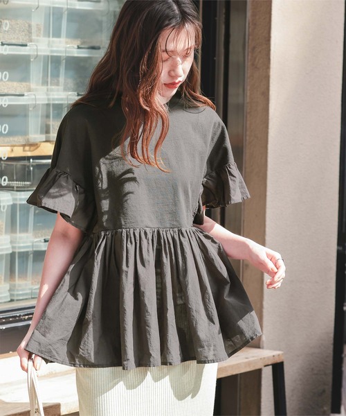 titivate(ティティベイト)の「ギャザーペプラムドッキングトップス(Tシャツ/カットソー・レディース・オフホワイト/ブラック/ライトグリーン/チャコール・S/M)」の11枚目の写真