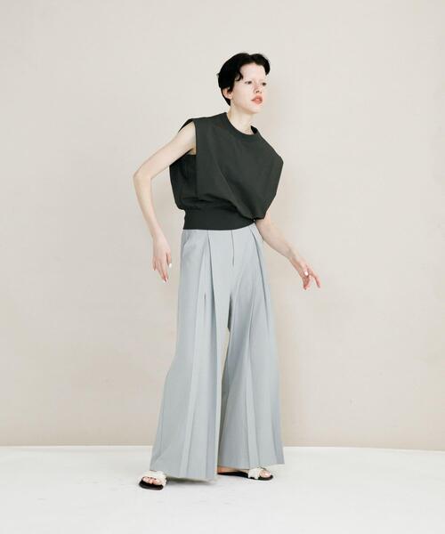 LAATO（ラート）の「fast dry no sleeve festee（Tシャツ/カットソー・レディース・オフホワイト/ホワイト/ダークグレー・FREE）」の7枚目の写真