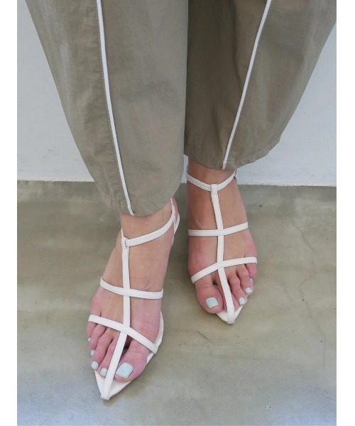 TRUNC(トランクエイティーエイト)の「Line Strap Heel Sandals Ⅱ(サンダル・レディース・アイボリー/ブラック・LARGE/MEDIUM/SMALL)」の11枚目の写真