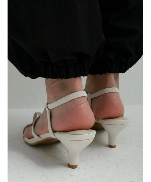 TRUNC(トランクエイティーエイト)の「Line Strap Heel Sandals Ⅱ(サンダル・レディース・アイボリー/ブラック・LARGE/MEDIUM/SMALL)」の12枚目の写真