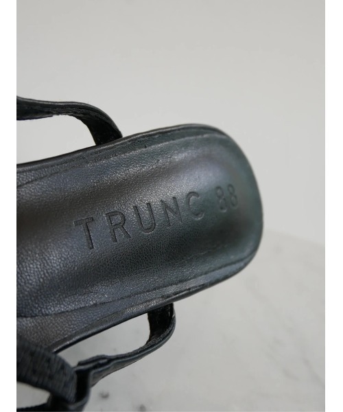 TRUNC(トランクエイティーエイト)の「Line Strap Heel Sandals Ⅱ(サンダル・レディース・アイボリー/ブラック・LARGE/MEDIUM/SMALL)」の18枚目の写真