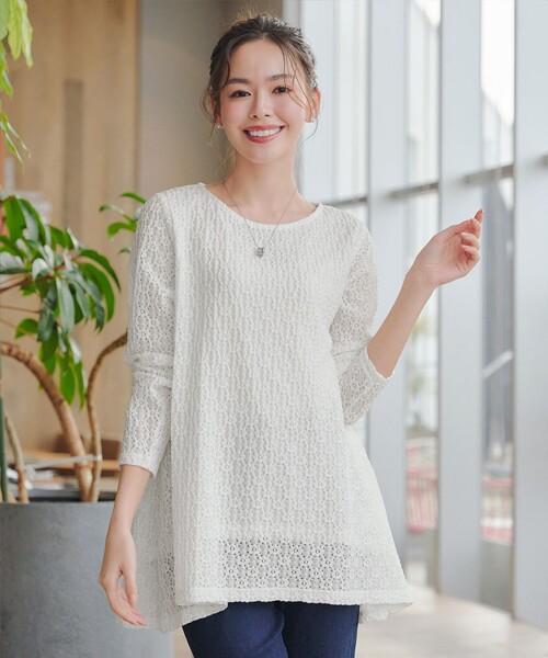 Tiaclasse(ティアクラッセ)の「花柄カットレースフレアトップス(Tシャツ/カットソー・レディース・ブラック/ブラック系その他/オフホワイト/ベージュ系その他・M/L)」の2枚目の写真