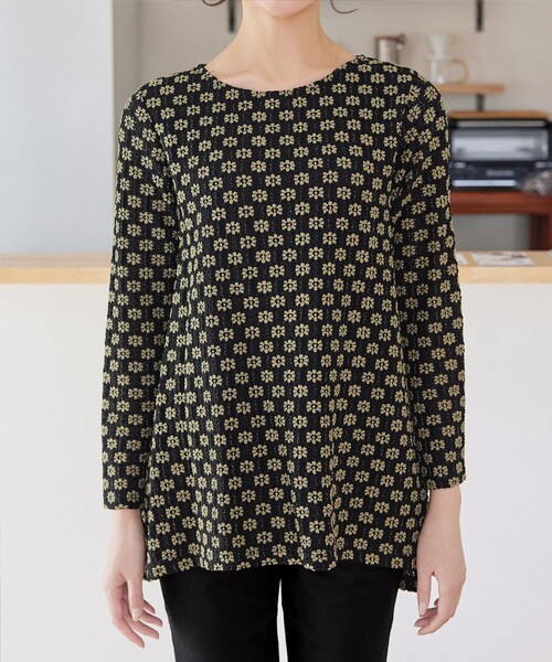 Tiaclasse(ティアクラッセ)の「花柄カットレースフレアトップス(Tシャツ/カットソー・レディース・ブラック/ブラック系その他/オフホワイト/ベージュ系その他・M/L)」の6枚目の写真