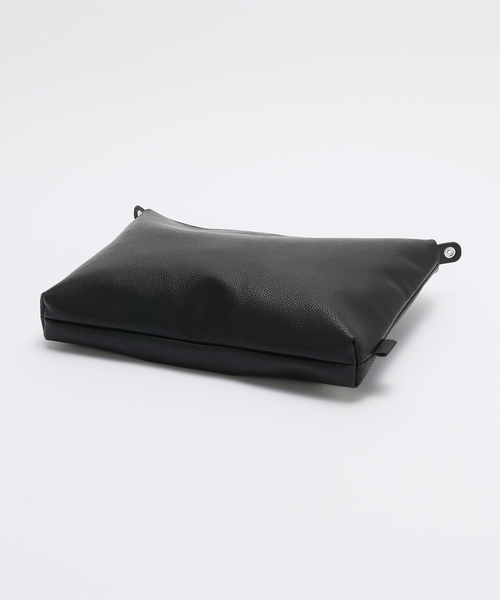 B.C STOCK(ベーセーストック)の「【fellowww / フェロー】別注 フェイクレザー トート バッグ (クラッチバッグ付き)(ショルダーバッグ・メンズ・ブラック・FREE)」の10枚目の写真