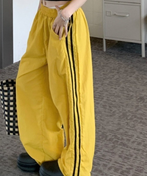 Vipoa（ヴィポア）の「ラインナイロンパンツ（その他パンツ・レディース・イエロー・FREE）」の3枚目の写真