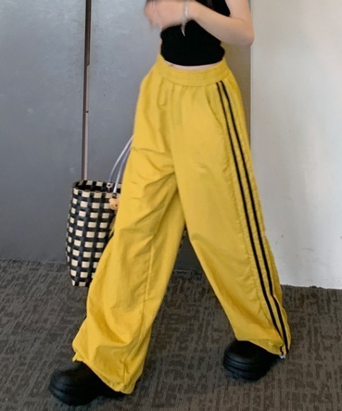Vipoa（ヴィポア）の「ラインナイロンパンツ（その他パンツ・レディース・イエロー・FREE）」の4枚目の写真