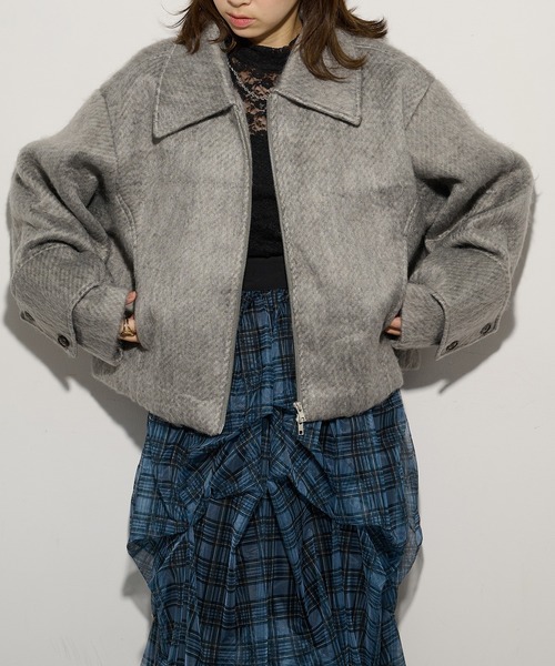 MAISON BREEZE reveur(メゾンブリーズレヴール)の「【MAISON BREEZE reveur】シャギーショートブルゾン DTK(ブルゾン・レディース・グレー/マスタード/チャコールグレー・FREE)」の16枚目の写真