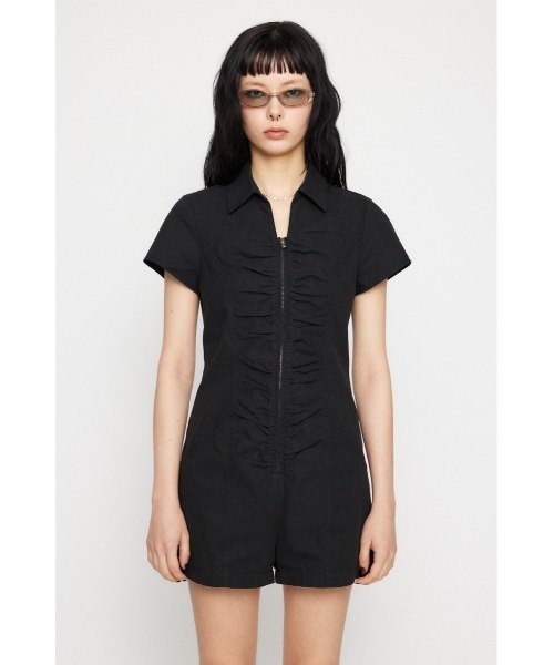 LAGUA GEM（ラグアジェム）の「GATHER MINI オールインワン（つなぎ/オールインワン・レディース・ブラウン/チャコールグレー/ブラック・SMALL/MEDIUM）」の13枚目の写真