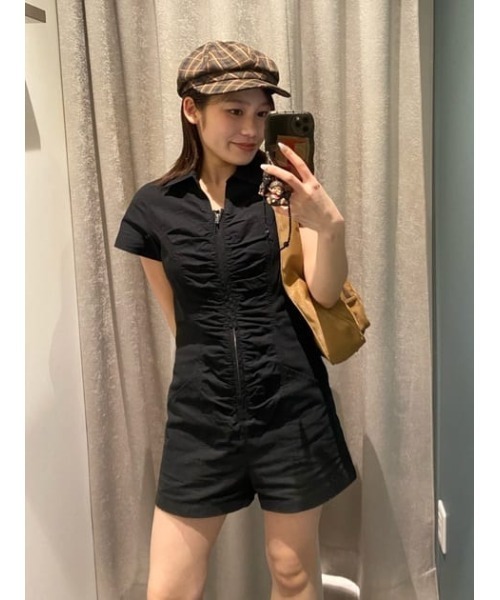 LAGUA GEM（ラグアジェム）の「GATHER MINI オールインワン（つなぎ/オールインワン・レディース・ブラウン/チャコールグレー/ブラック・SMALL/MEDIUM）」の19枚目の写真