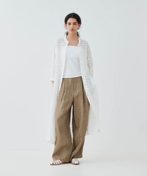 GALERIE VIE(ギャルリー ヴィー)の「シアーチェック ドロップショルダーシャツワンピース(シャツワンピース・レディース・ホワイト系その他・FREE)」の2枚目の写真