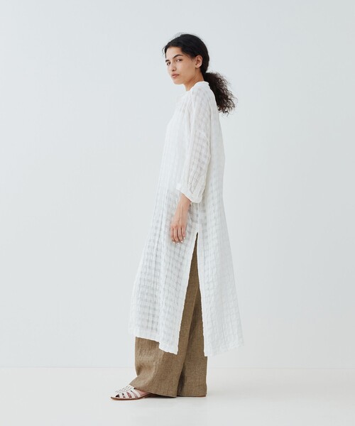 GALERIE VIE(ギャルリー ヴィー)の「シアーチェック ドロップショルダーシャツワンピース(シャツワンピース・レディース・ホワイト系その他・FREE)」の3枚目の写真
