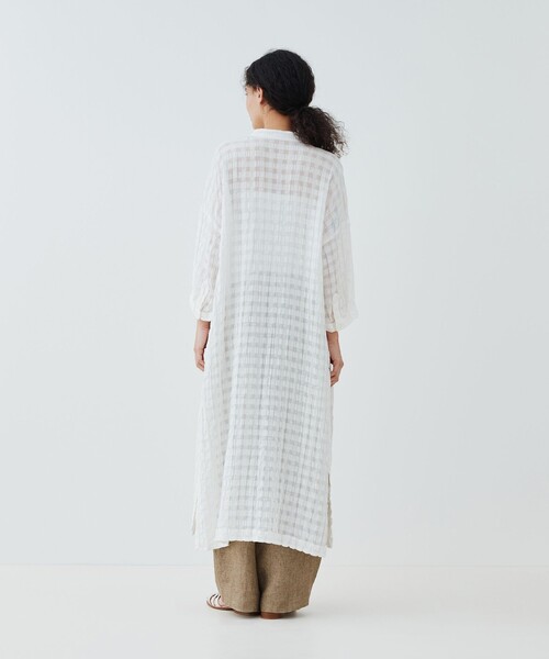 GALERIE VIE(ギャルリー ヴィー)の「シアーチェック ドロップショルダーシャツワンピース(シャツワンピース・レディース・ホワイト系その他・FREE)」の4枚目の写真