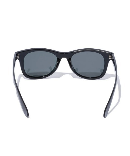 NEW ERA（ニューエラ）の「NEW ERA/ニューエラ サングラス ウェリントン スクエアレンズ シャイニーブラックフレーム グリーングレーレンズ 14518153（サングラス・メンズ・ブラック×グレー・FREE）」の6枚目の写真