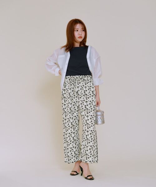 COHINA(コヒナ)の「カップ付きボートネックタンク 【低身長・小柄女性】(タンクトップ・レディース・ネイビー/ブラウン/グリーン/ブラック/ベージュ・ONE SIZE)」の11枚目の写真