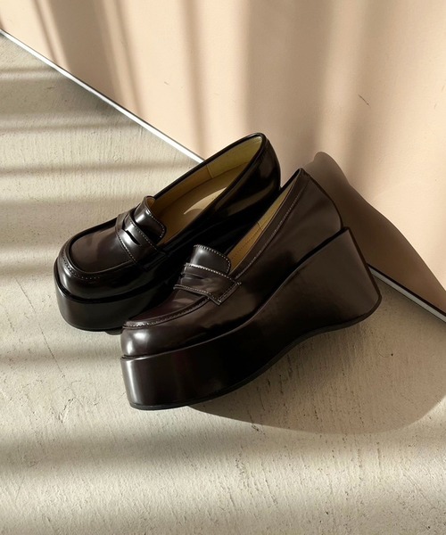 one after another NICE CLAUP(ワンアフターアナザーナイスクラップ)の「【マイナス3キロ見え】ボリュームソールローファー(ローファー・レディース・ダークブラウン/ベージュ/ブラック・SS/S/M)」の18枚目の写真