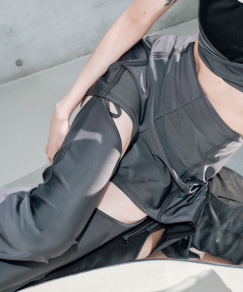 THINGS THAT MATTER(シングス ザット マター)の「SWIM HIGH WAIST SHORTS / スイムハイウエストショーツ(水着・レディース・グレー/ブラック・1/2)」の15枚目の写真