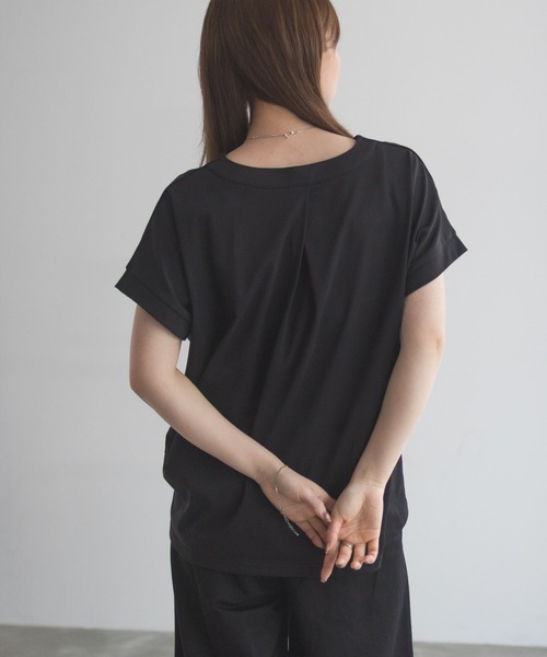 NAVY(ネイビー)の「NAVY SARARI 裾タックプルオーバー(Tシャツ/カットソー・レディース・マスタード/ブラック/カーキ・M/L)」の6枚目の写真