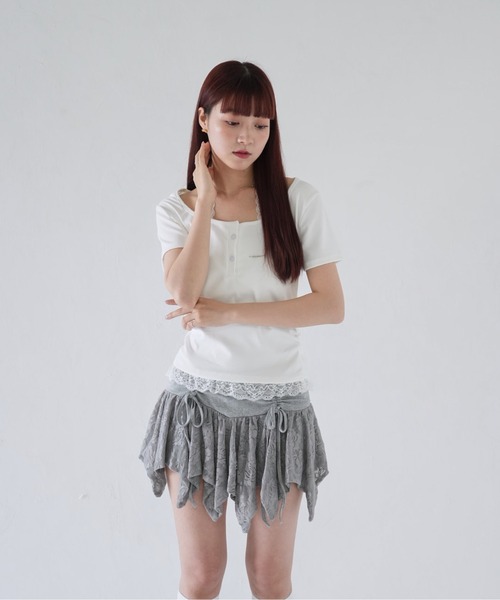 Uenui(ウニュイ)の「【 cunii 】 レース トリム ボタン ティー(Tシャツ/カットソー・レディース・ホワイト/ブルー/グレー・FREE)」の20枚目の写真