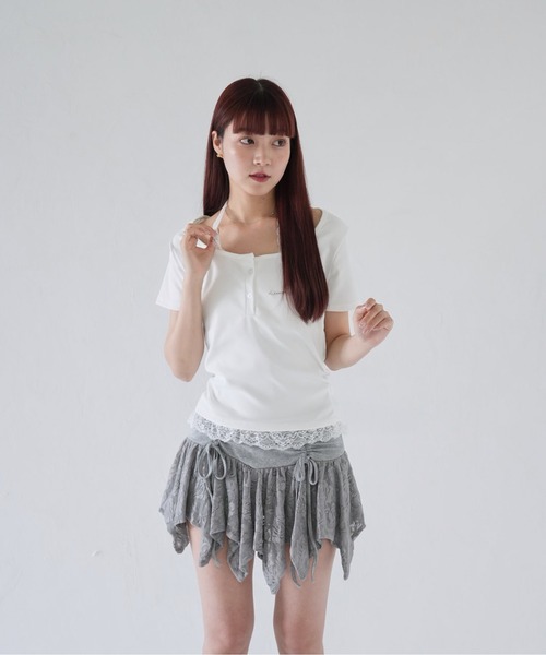 Uenui(ウニュイ)の「【 cunii 】 レース トリム ボタン ティー(Tシャツ/カットソー・レディース・ホワイト/ブルー/グレー・FREE)」の22枚目の写真