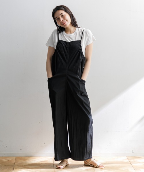 AMERICAN RAG CIE（アメリカンラグシー）の「ギャザーサロペット（サロペット/オーバーオール・レディース・ブラック/ベージュ・FREE）」の2枚目の写真