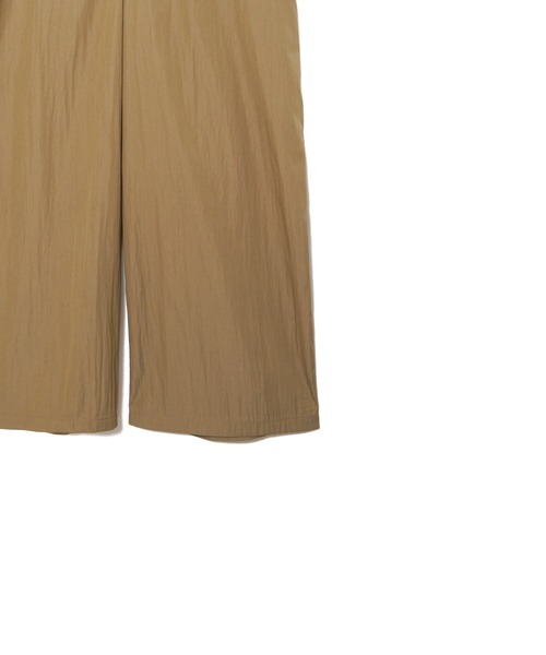 AMERICAN RAG CIE（アメリカンラグシー）の「ギャザーサロペット（サロペット/オーバーオール・レディース・ブラック/ベージュ・FREE）」の5枚目の写真