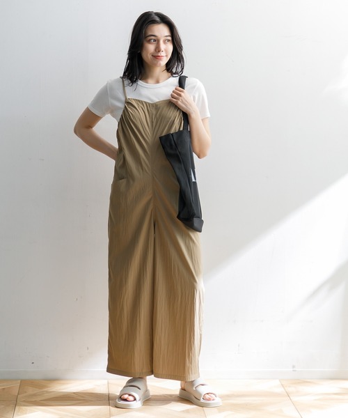 AMERICAN RAG CIE（アメリカンラグシー）の「ギャザーサロペット（サロペット/オーバーオール・レディース・ブラック/ベージュ・FREE）」の11枚目の写真