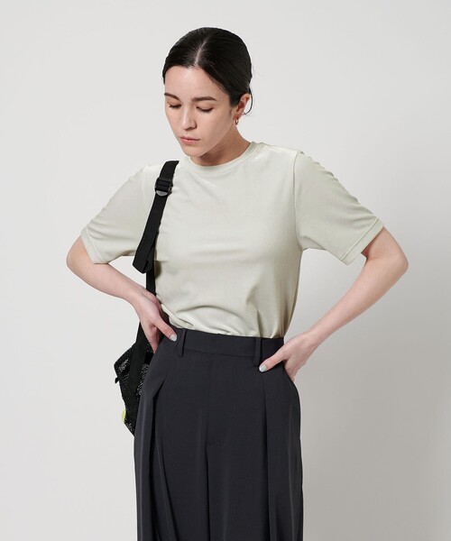 BEAUTY&YOUTH UNITED ARROWS(ビューティーアンドユースユナイテッドアローズ)の「ベロア コンパクト ショートスリーブTシャツ(Tシャツ/カットソー・レディース・オリーブ/ブラック/ライトグレー・FREE)」の7枚目の写真