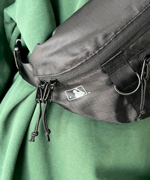 NEW ERA（ニューエラ）の「NEW ERA (ニューエラ)/MLB WAIST BAG/軽量 ロゴプリント ボディバッグ ウエストバッグ ウエストポーチ ヒップサック（ボディバッグ/ウエストポーチ・レディース・ブラック・FREE）」の3枚目の写真