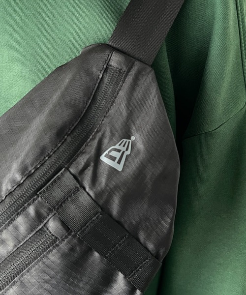 NEW ERA（ニューエラ）の「NEW ERA (ニューエラ)/MLB WAIST BAG/軽量 ロゴプリント ボディバッグ ウエストバッグ ウエストポーチ ヒップサック（ボディバッグ/ウエストポーチ・レディース・ブラック・FREE）」の4枚目の写真